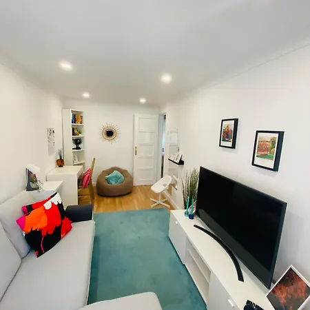 Serene 2-bedroom Flat With Garden View In Benfica Apartment *