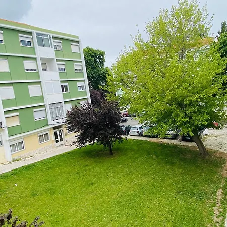 Serene 2-bedroom Flat With Garden View In Benfica Apartment
