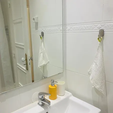 Apartment Serene 2-bedroom Flat With Garden View In Benfica Lisbon