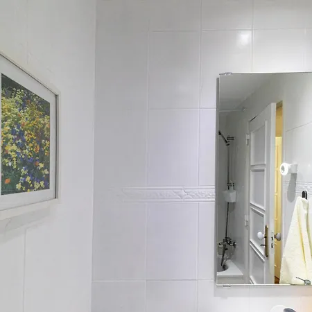 Serene 2-bedroom Flat With Garden View In Benfica Apartment