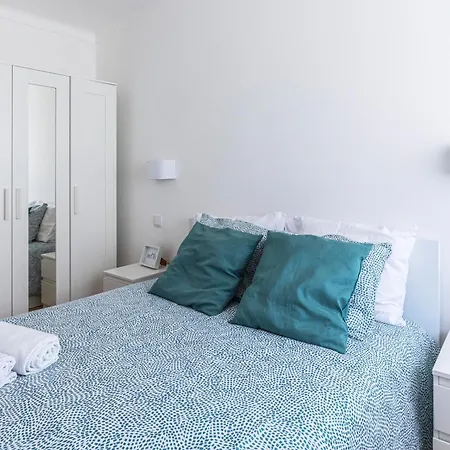 Apartment Serene 2-bedroom Flat With Garden View In Benfica *